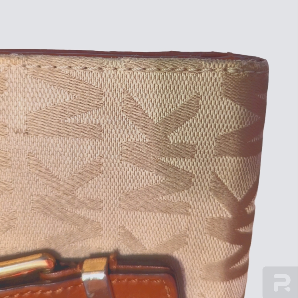 MICHAEL KORS WALLET RARE! - Picture 3 of 6